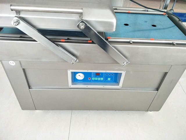 500型雙室真空機(jī)